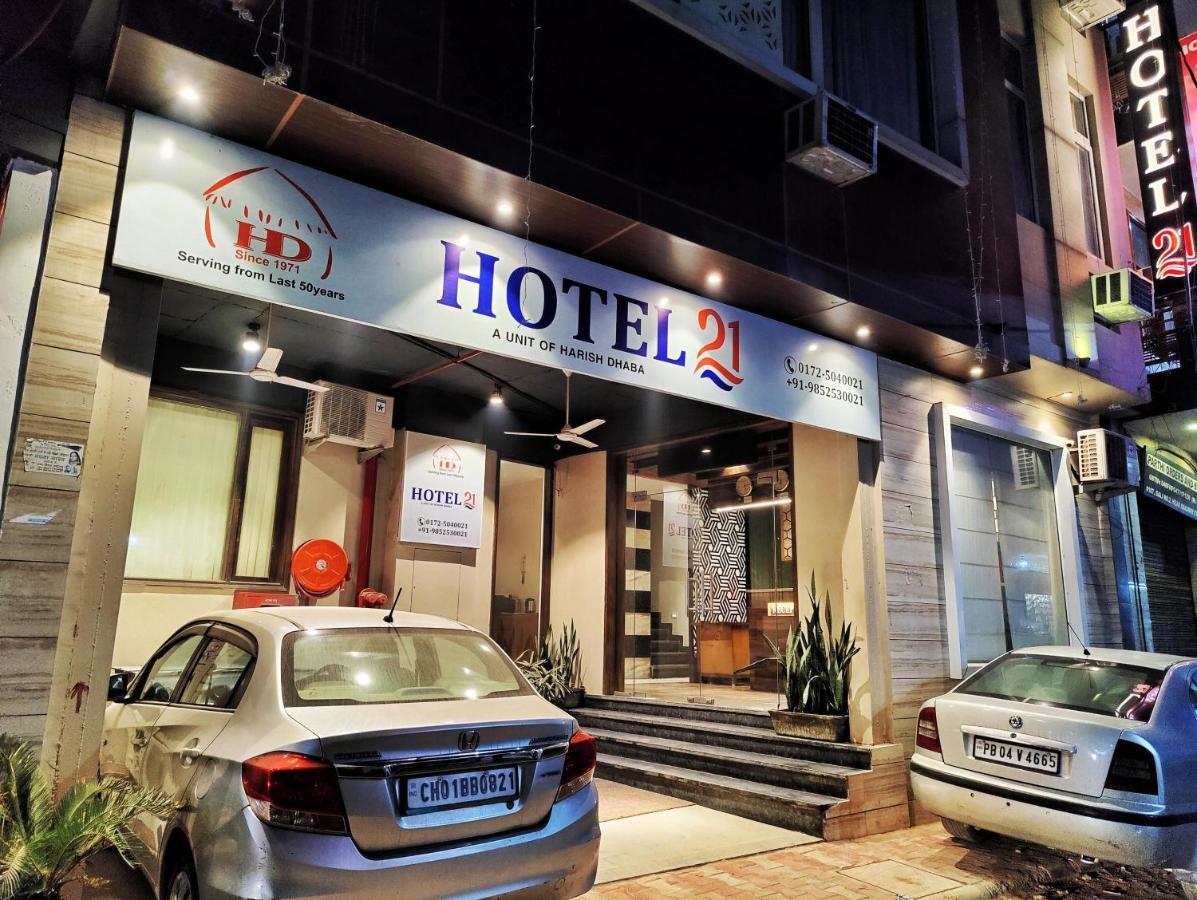 Hotel 21 Next To Chd Railway Station 4*
